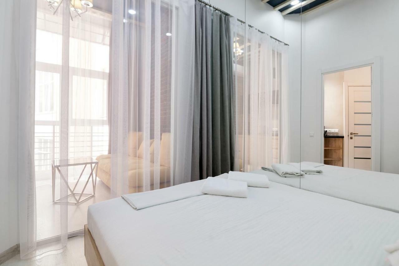 Leogrand One-Bedroom Apartments On Tugan-Baranovskogo 24 Lviv Exteriör bild