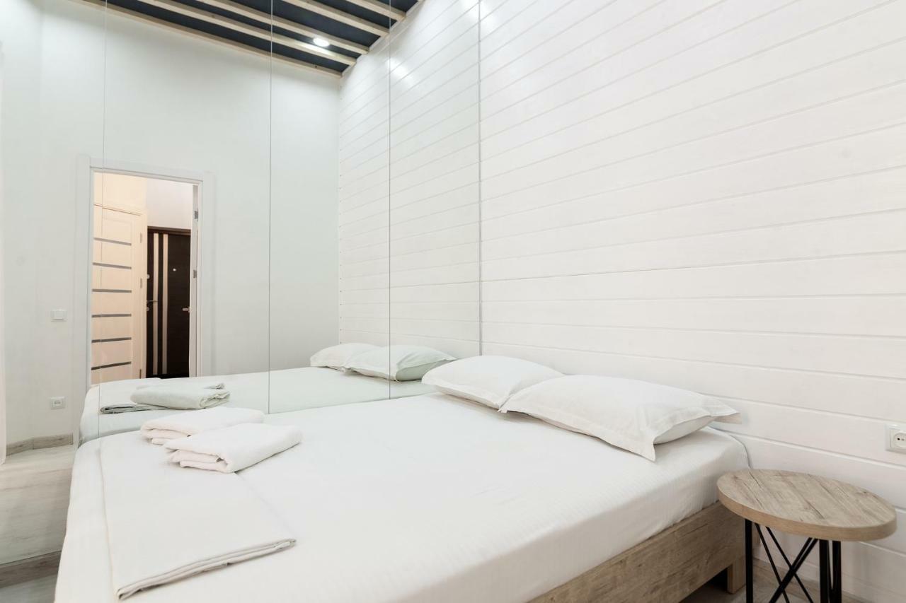 Leogrand One-Bedroom Apartments On Tugan-Baranovskogo 24 Lviv Exteriör bild
