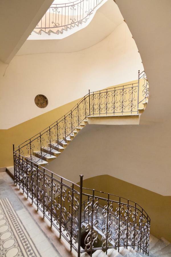 Leogrand One-Bedroom Apartments On Tugan-Baranovskogo 24 Lviv Exteriör bild