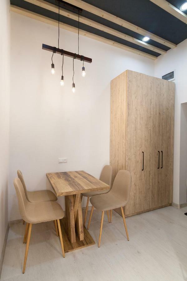 Leogrand One-Bedroom Apartments On Tugan-Baranovskogo 24 Lviv Exteriör bild